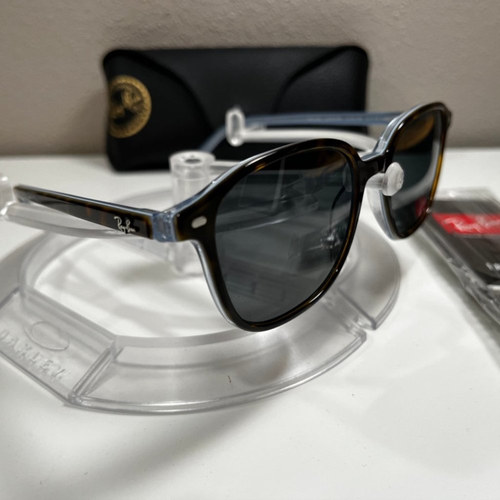 Ray-Ban Leonard sunglasses (RB2193). Polished havana on light blue/blue lens